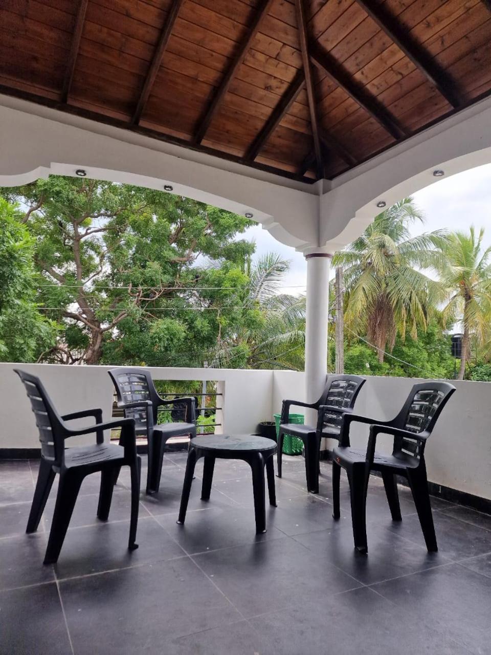 Javi Holiday Home ตรินโคมาลี ภายนอก รูปภาพ