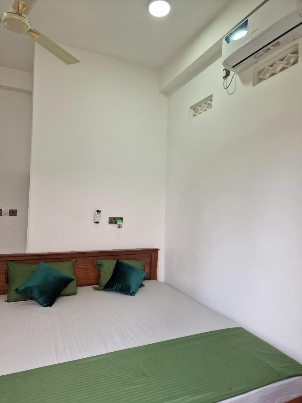 Javi Holiday Home ตรินโคมาลี ภายนอก รูปภาพ