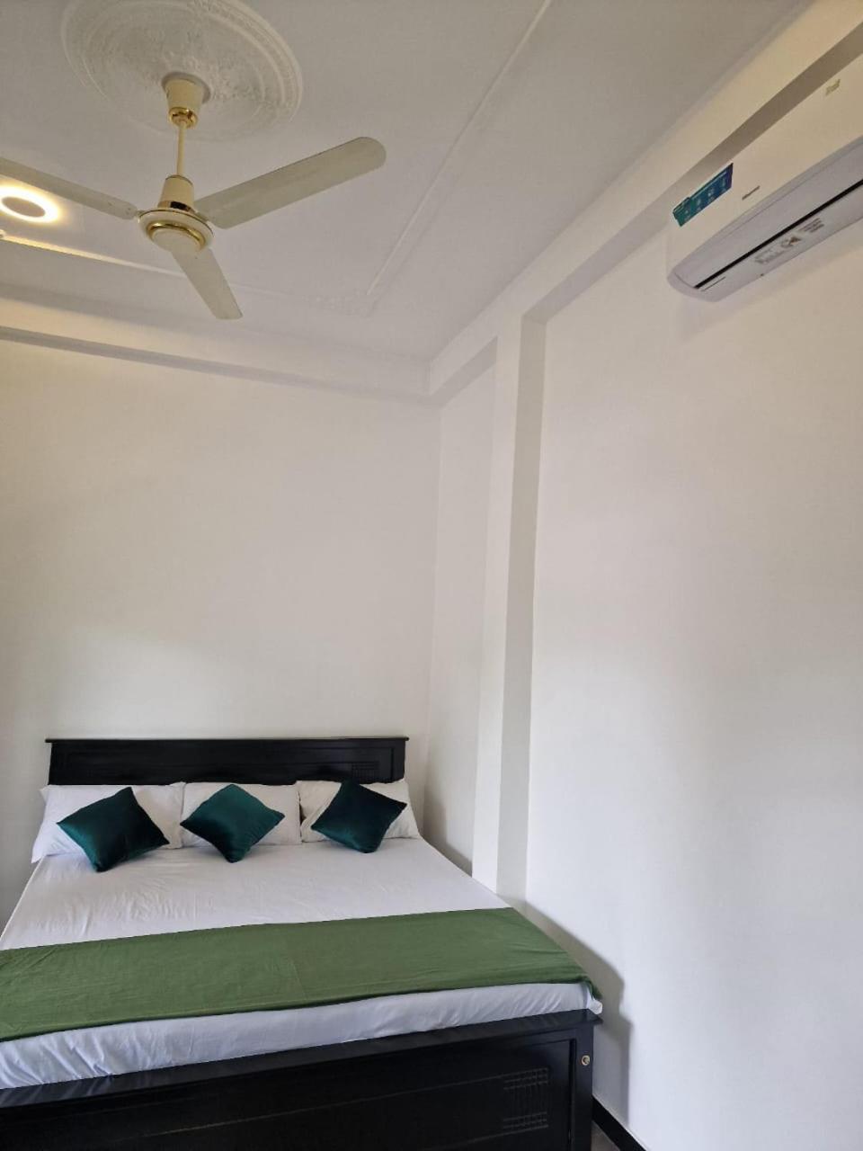 Javi Holiday Home ตรินโคมาลี ภายนอก รูปภาพ