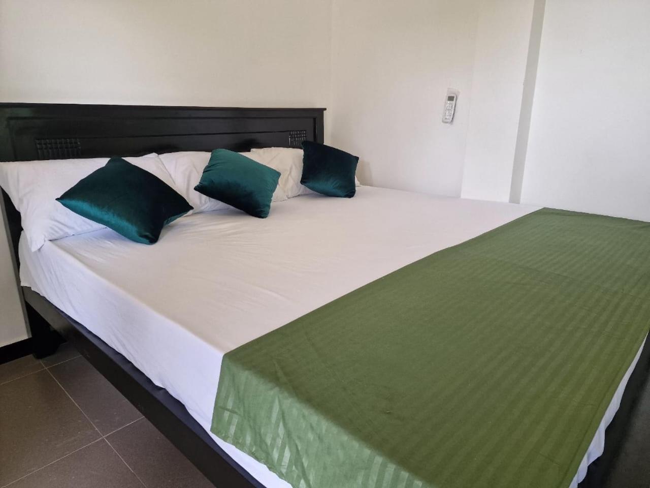 Javi Holiday Home ตรินโคมาลี ภายนอก รูปภาพ